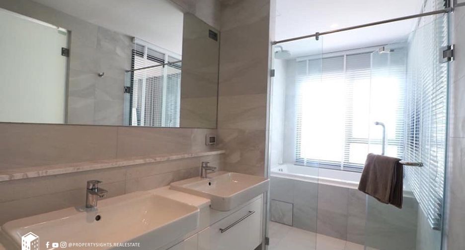 For rent 2 bedrooms condo in Watthana, Bangkok