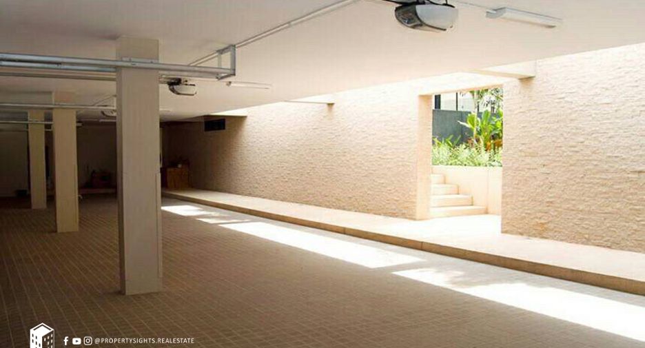 For rent 4 bedrooms house in Khlong Toei, Bangkok
