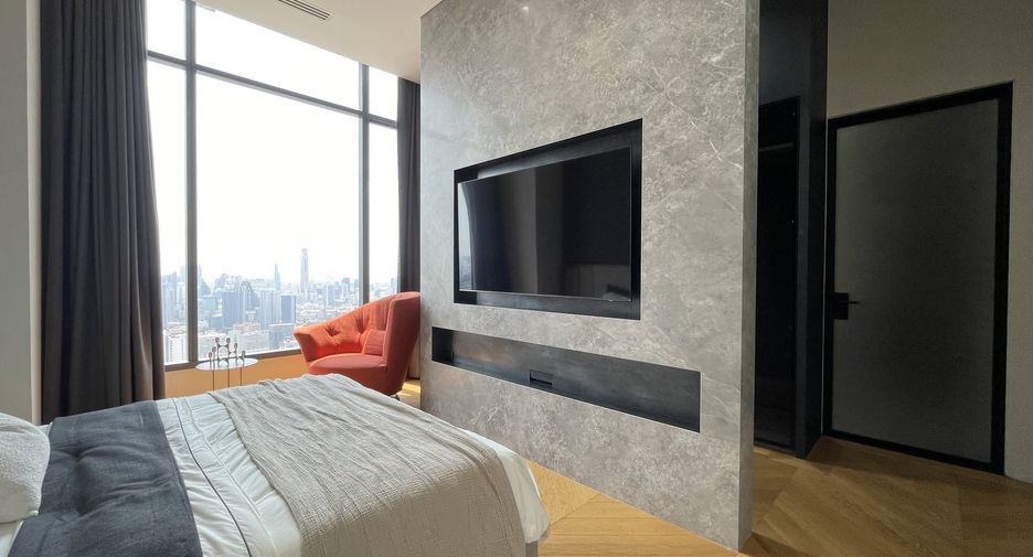 For rent 2 bedrooms condo in Watthana, Bangkok