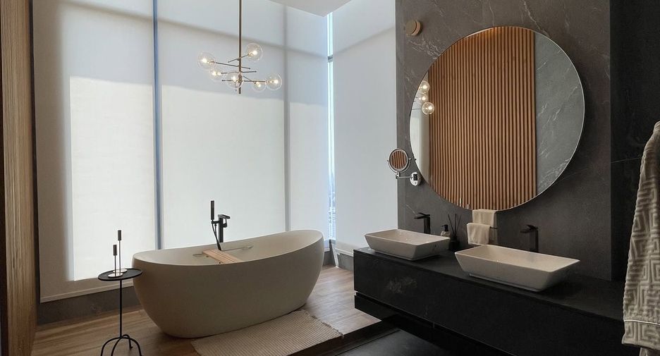 For rent 2 bedrooms condo in Watthana, Bangkok