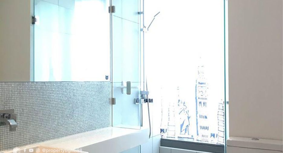 For rent 2 bedrooms condo in Khlong Toei, Bangkok