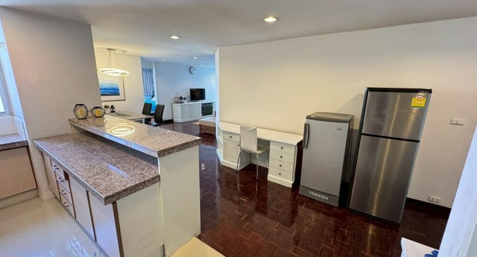 For rent 2 bedrooms condo in Watthana, Bangkok