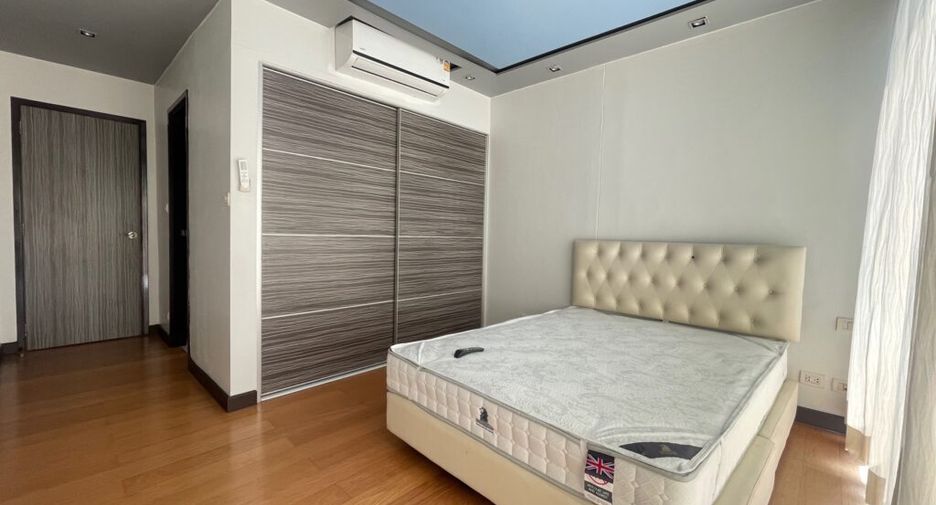 Wohnung zur Miete mit 3 Zimmer in Khlong Toei, Bangkok