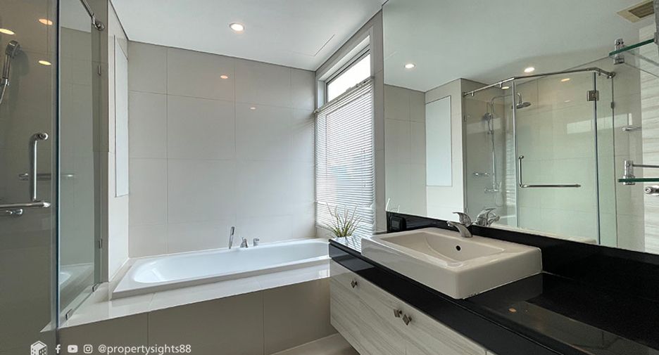 Wohnung zur Miete mit 3 Zimmer in Khlong Toei, Bangkok