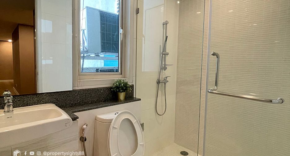Wohnung zur Miete mit 3 Zimmer in Khlong Toei, Bangkok