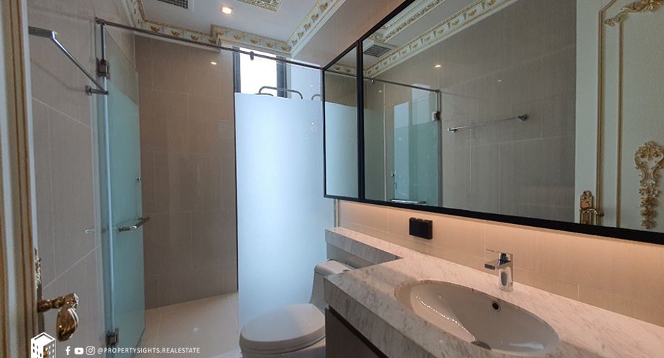 For rent 4 ベッドルーム townhouse in Khlong Toei, Bangkok