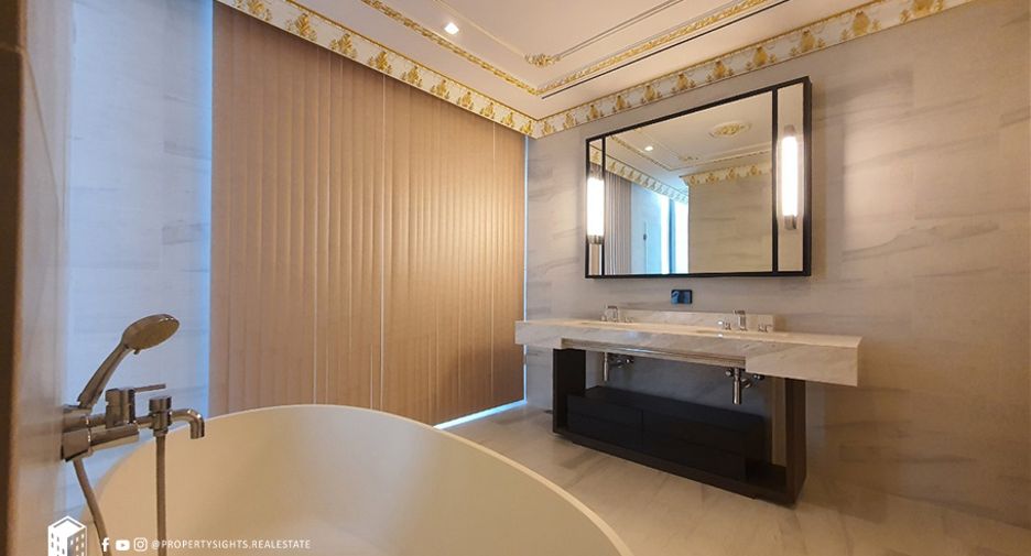 For rent 4 ベッドルーム townhouse in Khlong Toei, Bangkok