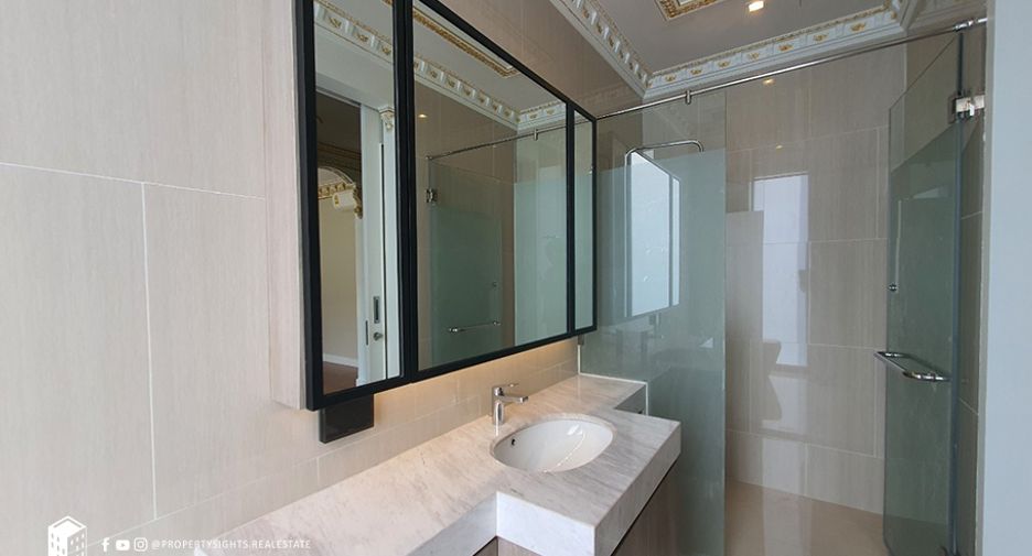 For rent 4 ベッドルーム townhouse in Khlong Toei, Bangkok