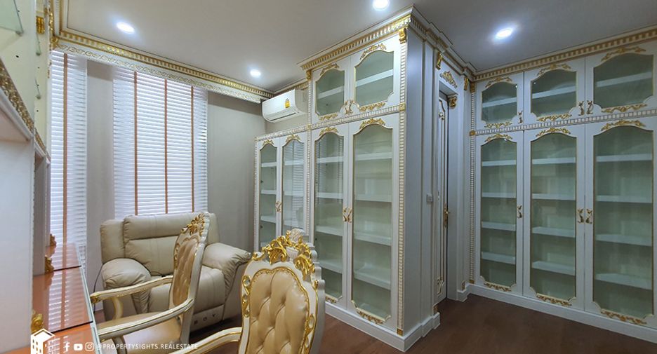 For rent 4 ベッドルーム townhouse in Khlong Toei, Bangkok
