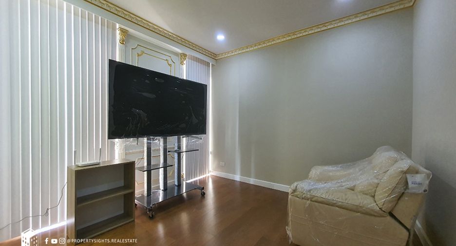 For rent 4 ベッドルーム townhouse in Khlong Toei, Bangkok