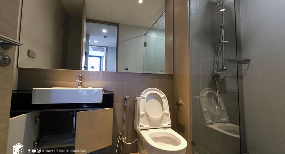 For rent 2 bedrooms condo in Khlong Toei, Bangkok