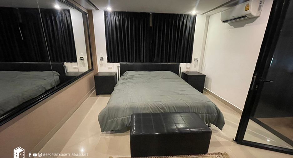 For rent 2 bedrooms condo in Watthana, Bangkok