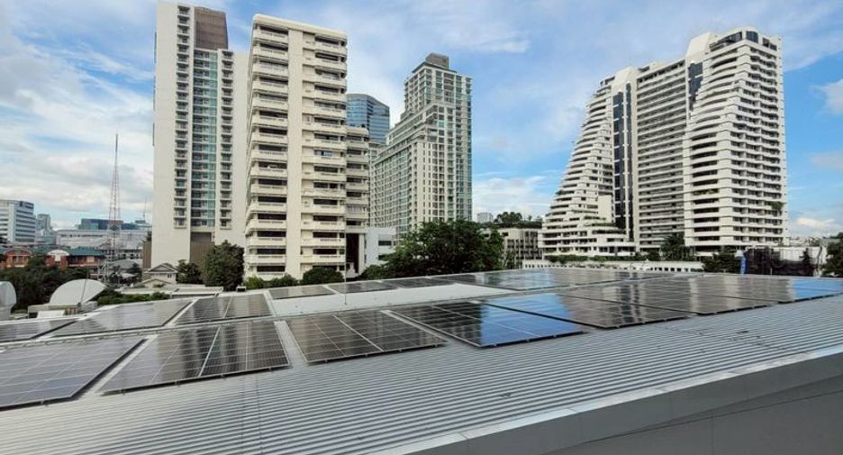 For rent 2 bedrooms condo in Watthana, Bangkok