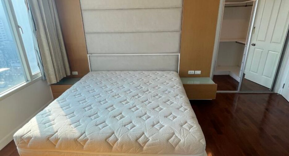 ให้เช่า 3 ห้องนอน คอนโด ใน วัฒนา, กรุงเทพฯ