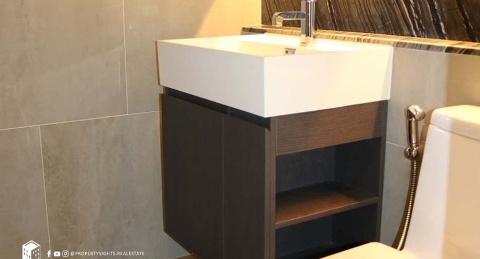 For rent 1 bed condo in Khlong Toei, Bangkok