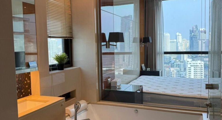 À louer 2 chambres condo à Khlong Toei, Bangkok