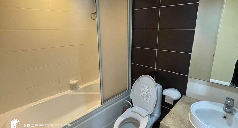 For rent 2 bedrooms condo in Khlong Toei, Bangkok