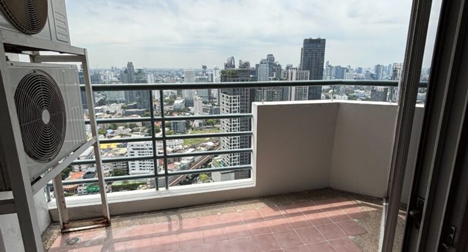 For rent 1 Beds condo in Khlong Toei, Bangkok