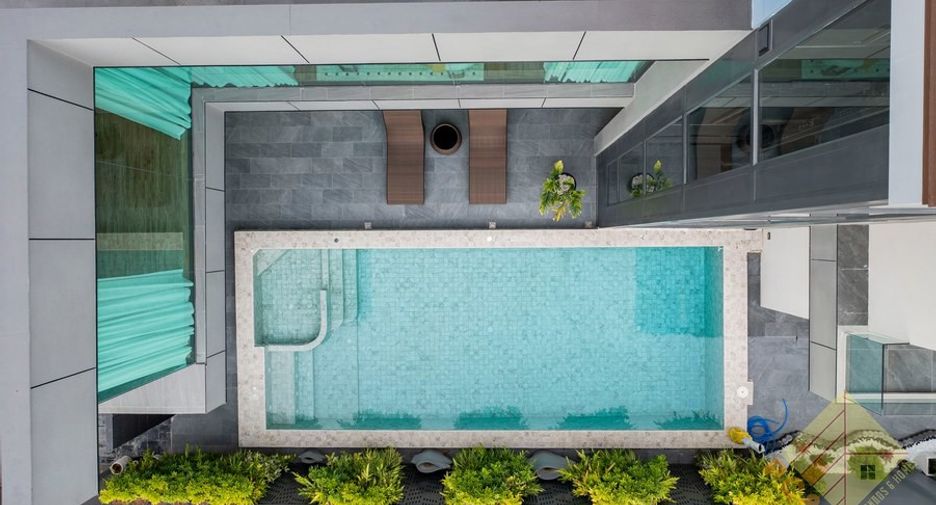À vendre 5 chambres maison à East Pattaya, Pattaya