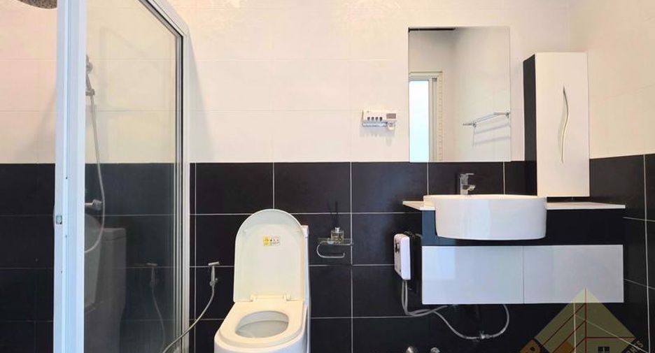 For rent 3 bedrooms house in Huay Yai, Pattaya