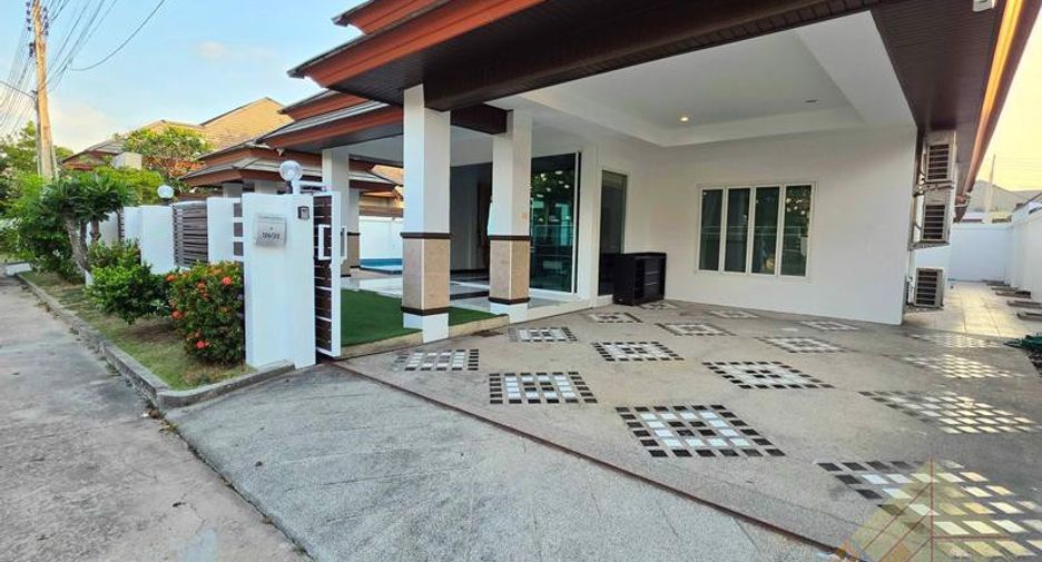For rent 3 bedrooms house in Huay Yai, Pattaya