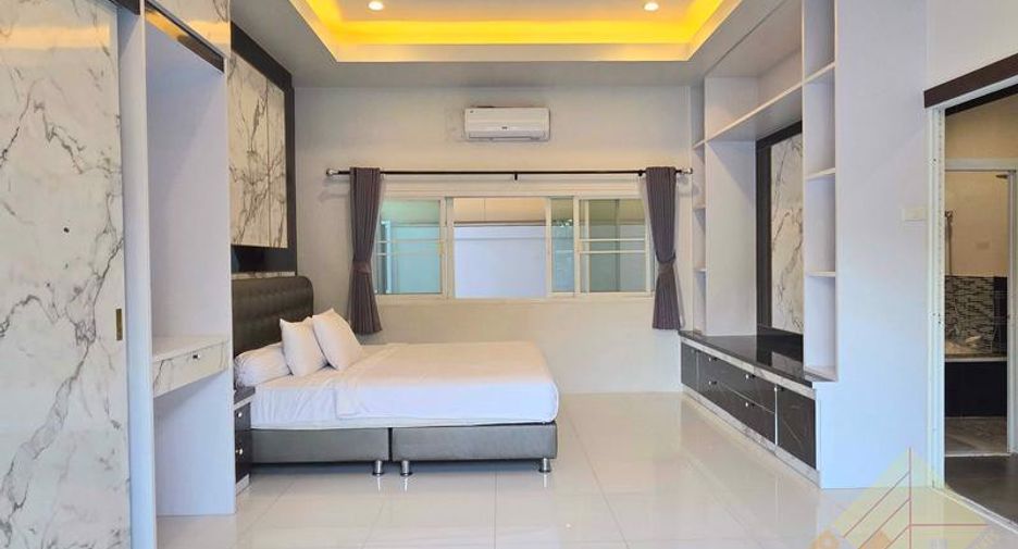 For rent 3 bedrooms house in Huay Yai, Pattaya
