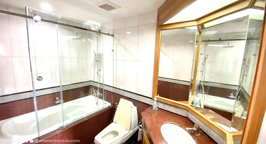À louer 2 chambres condo à Yan Nawa, Bangkok