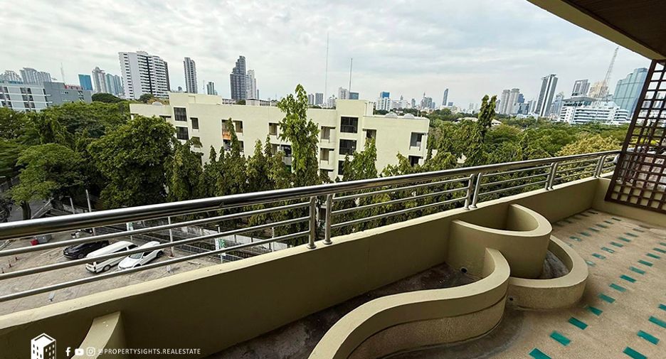 À louer 2 chambres condo à Yan Nawa, Bangkok