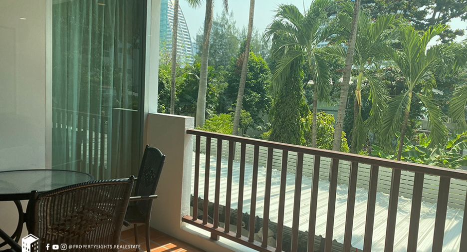 For rent 3 bedrooms condo in Sathon, Bangkok