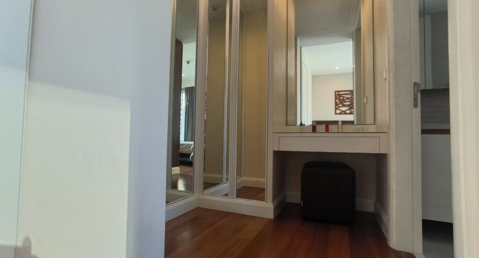 À louer 2 chambres condo à Pathum Wan, Bangkok