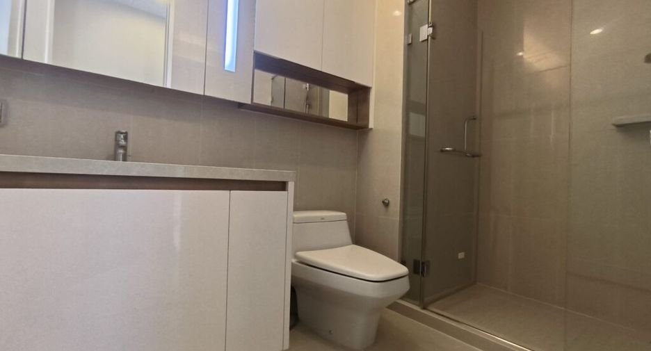 À louer 2 chambres condo à Pathum Wan, Bangkok