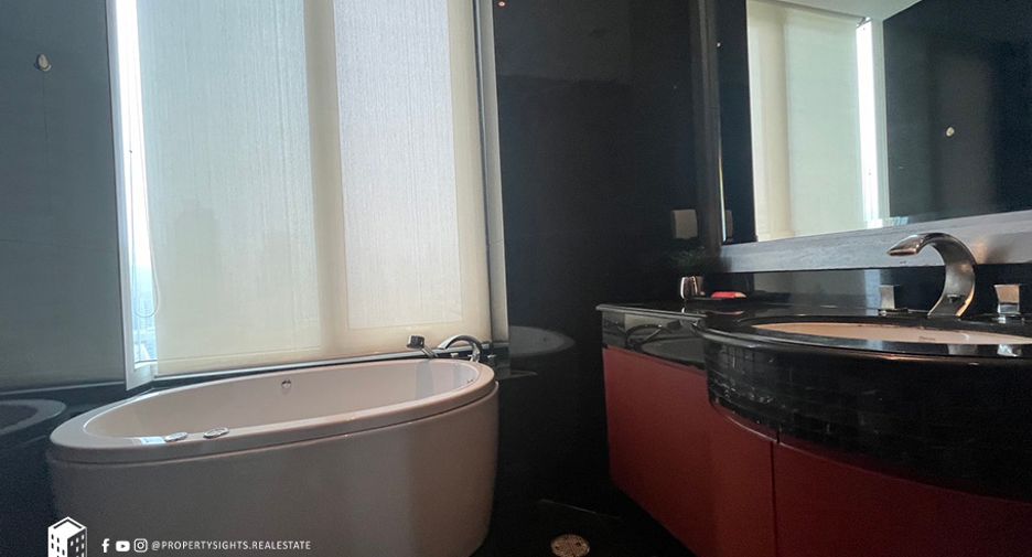 For rent 2 bedrooms condo in Sathon, Bangkok