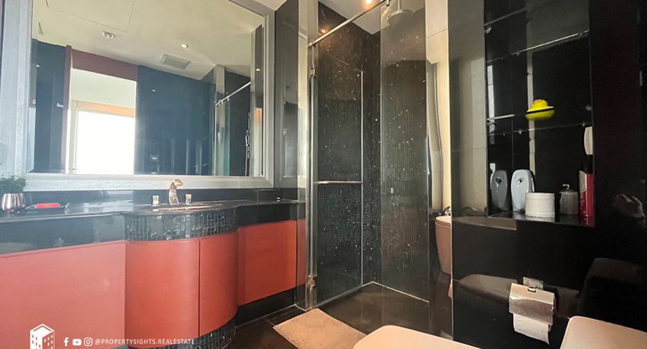 For rent 2 bedrooms condo in Sathon, Bangkok