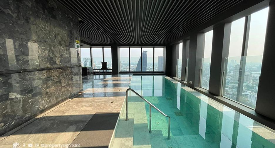 Condo en alquiler de 1 habitaciones en Khlong Toei, Bangkok