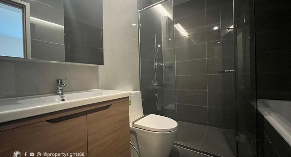 For rent 2 ベッドルーム condo in Watthana, Bangkok