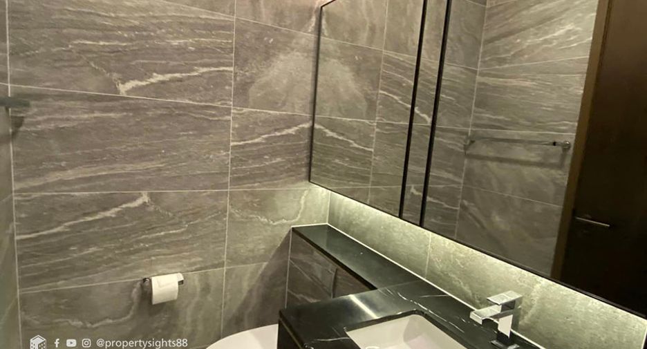 For rent 2 bedrooms condo in Khlong Toei, Bangkok