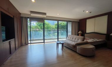 For rent 2 bedrooms condo in Pathum Wan, Bangkok