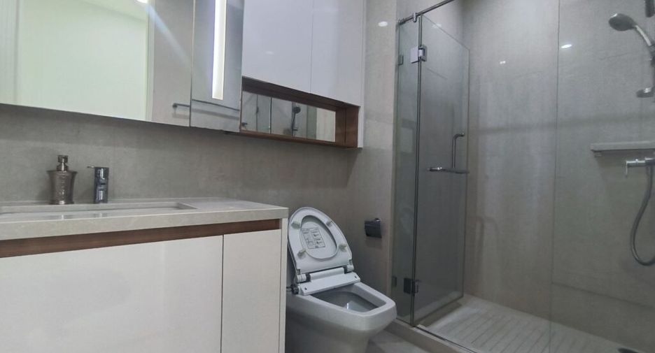 Wohnung zur Miete mit 2 Zimmer in Pathum Wan, Bangkok