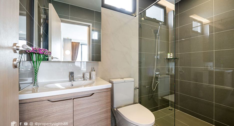 Condo en alquiler de 2 habitaciones en Watthana, Bangkok