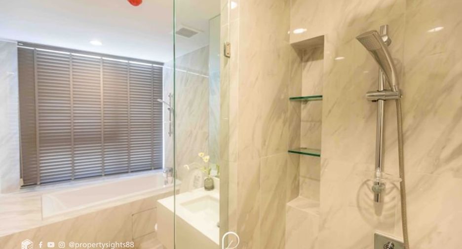 For rent 2 bedrooms condo in Khlong Toei, Bangkok
