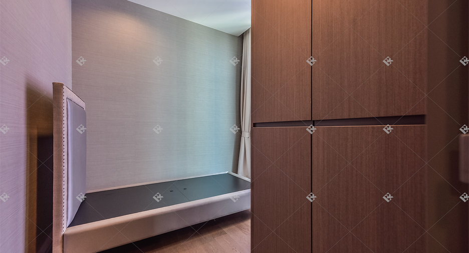 For sale 3 bedrooms condo in Sathon, Bangkok