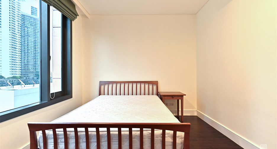 For sale 2 bedrooms condo in Khlong Toei, Bangkok