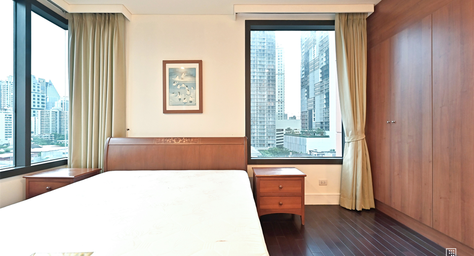 For rent 2 bedrooms condo in Khlong Toei, Bangkok