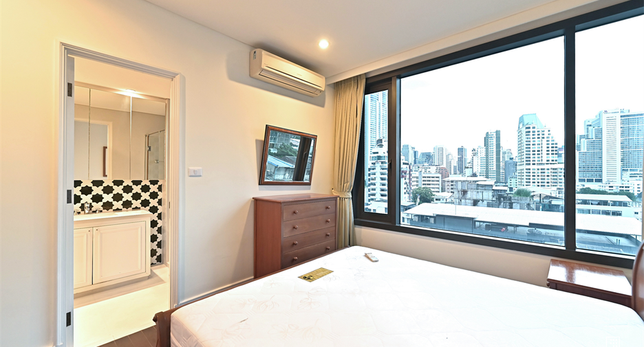 For rent 2 bedrooms condo in Khlong Toei, Bangkok