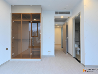 For sale 2 bedrooms condo in Huai Khwang, Bangkok