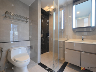 For sale 2 bedrooms condo in Huai Khwang, Bangkok