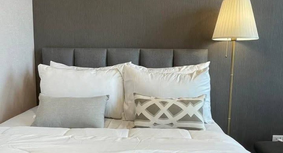 Продажа 1 кровать кондо в Хуаи Кхщанг, Бангкок