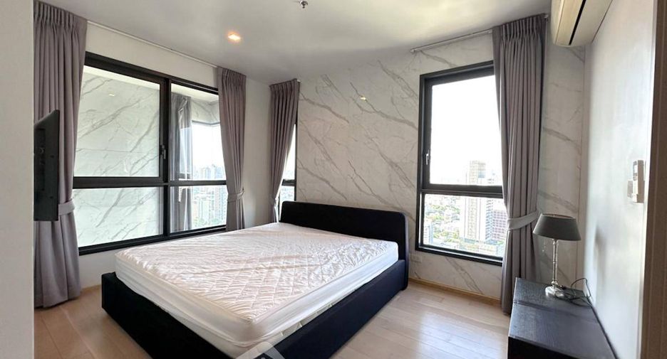 For sale 2 bedrooms condo in Watthana, Bangkok