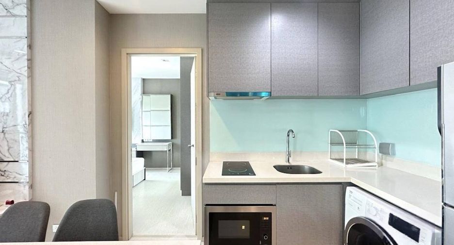 For sale 2 bedrooms condo in Khlong Toei, Bangkok