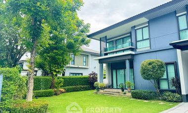 For sale 4 bedrooms house in Khlong Sam Wa, Bangkok